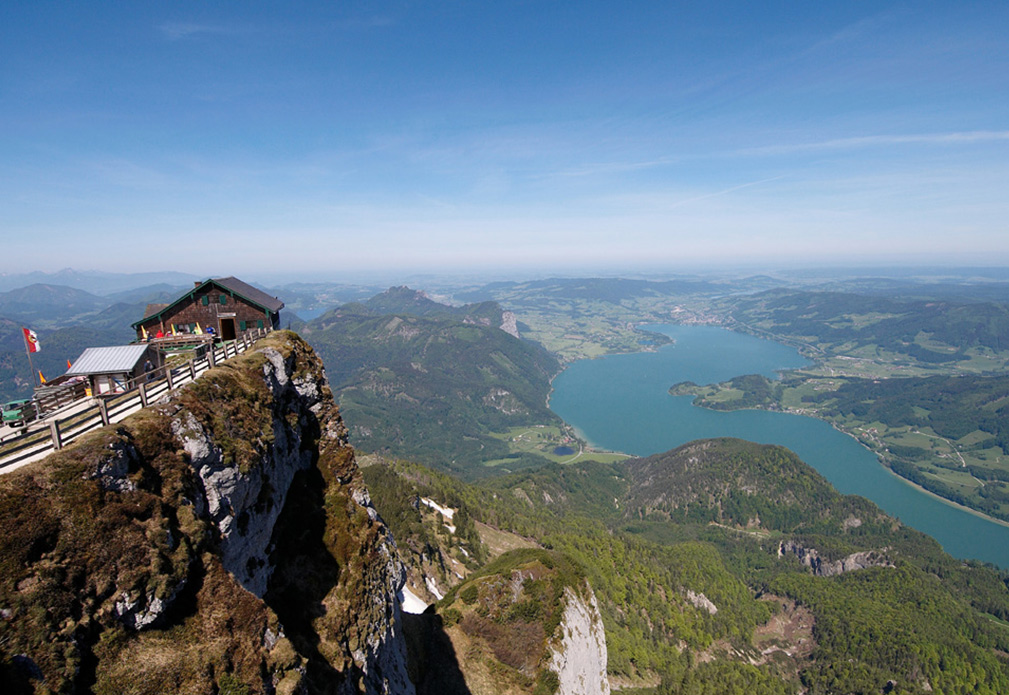 Der atemberaubende Ausblick vom Schafberg. (© Salzkammergutbahn)